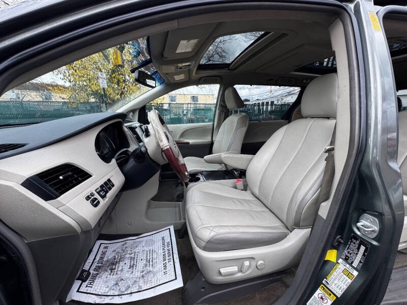 2013 Toyota Sienna Limited 7-Passenger