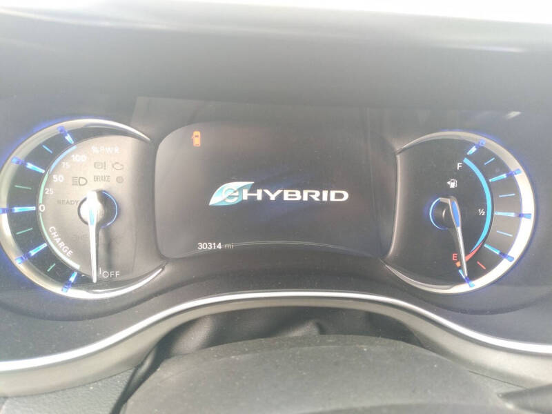 2024 Chrysler Pacifica Plug-In Hybrid Select