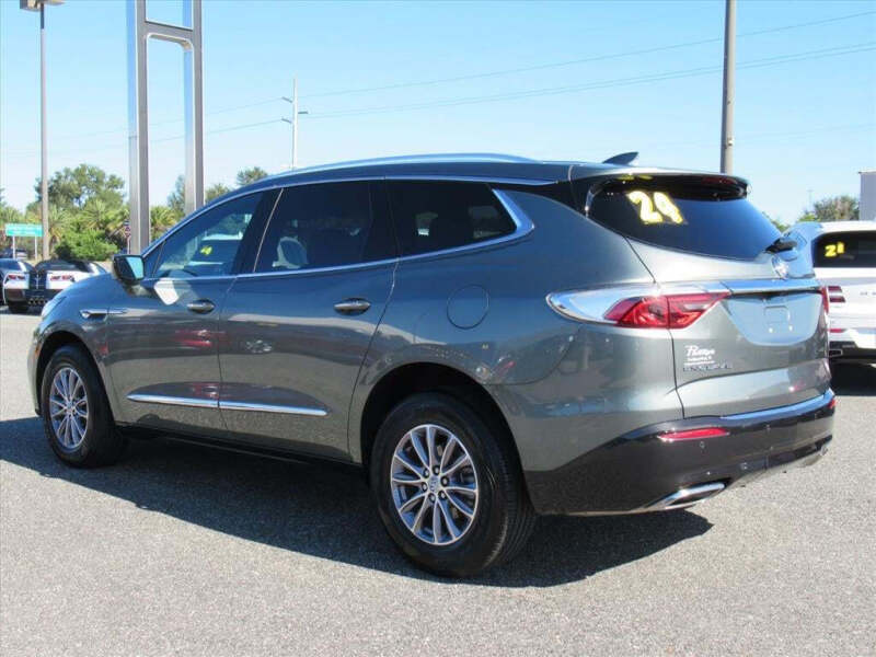 2024 Buick Enclave Essence
