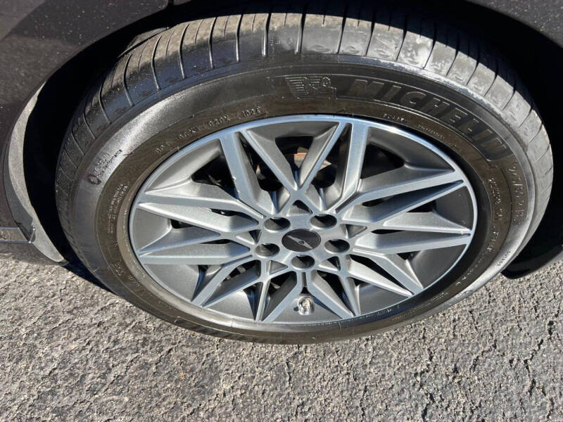 2025 Genesis G80 2.5T