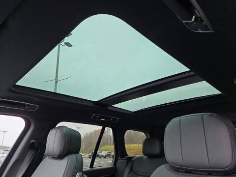 2025 Land Rover Range Rover P530 SE