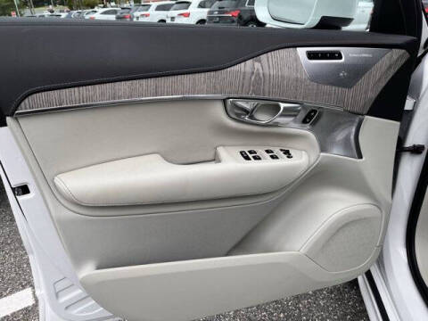 2023 Volvo XC90 Recharge T8 Ultimate Bright Theme 7P