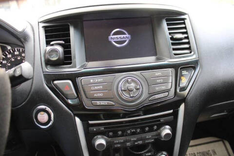2017 Nissan Pathfinder Platinum