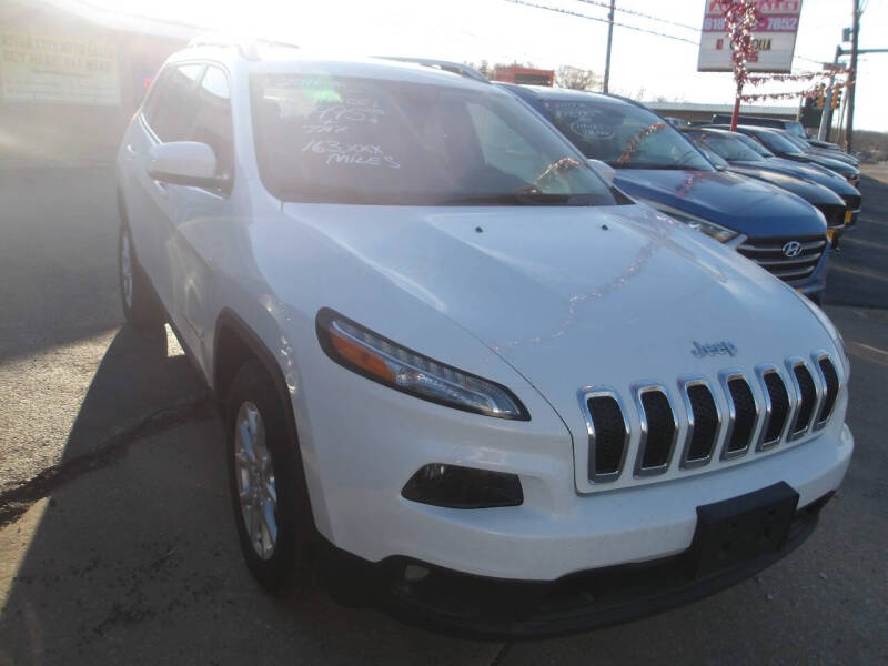 2016 Jeep Cherokee for sale at River City Auto Sales in Cottage Hills IL
