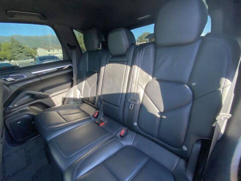 2020 Porsche Macan Turbo