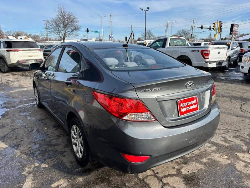 2012 Hyundai Accent GLS