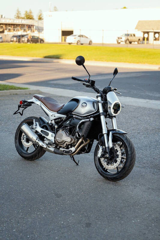 2023 QJMotor SRV550