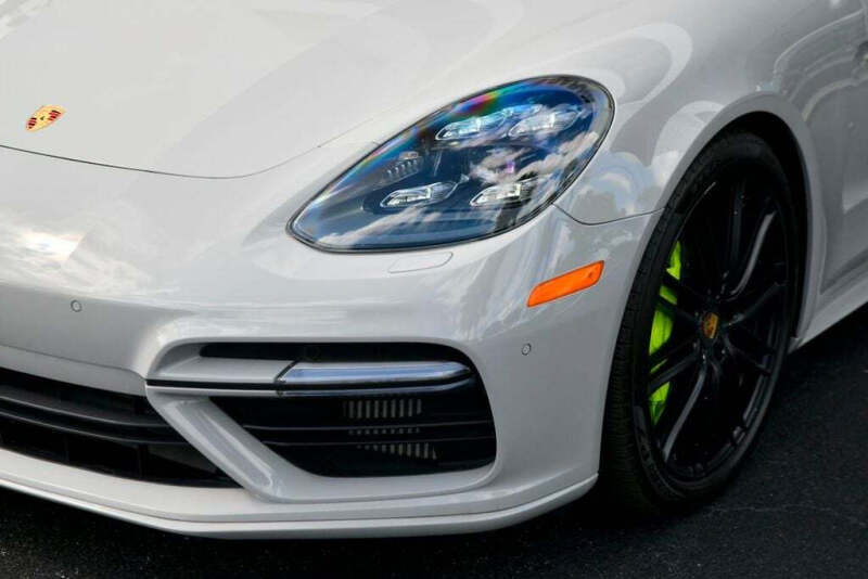 2018 Porsche Panamera Turbo S E-Hybrid