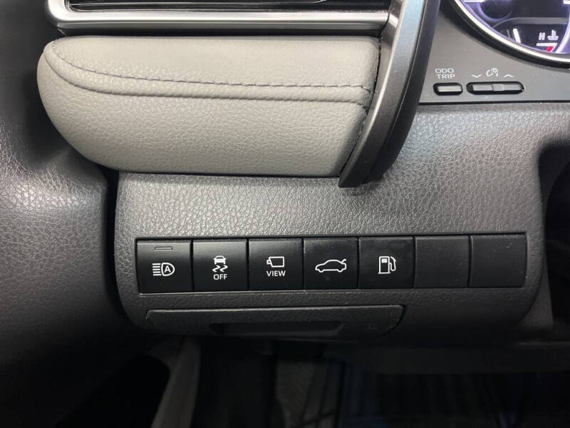 2018 Toyota Camry Hybrid XLE