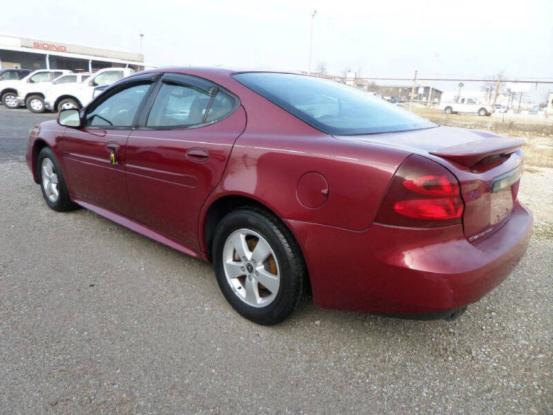 2005 Pontiac Grand Prix GT photo 7