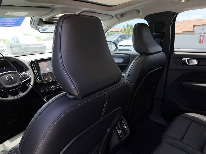 2026 Volvo XC40 B4 Core