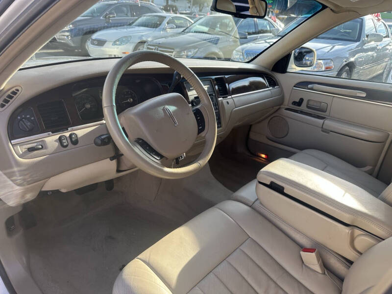 2007 Lincoln Town Car Signature