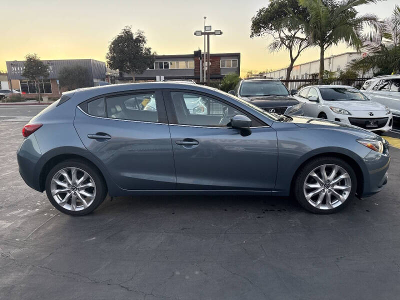 2016 Mazda MAZDA3 s Grand Touring