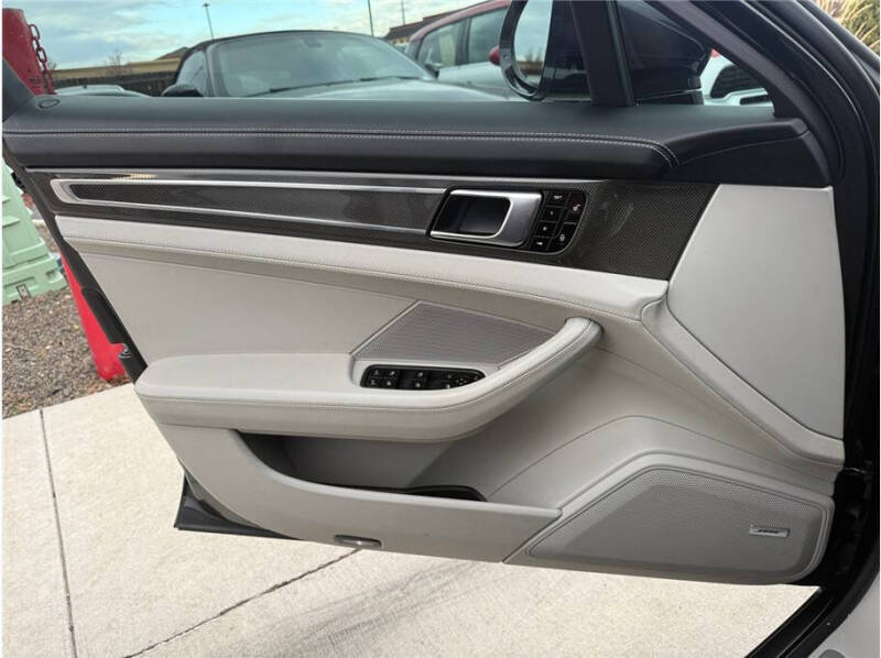 2017 Porsche Panamera 4S