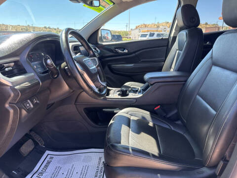 2023 GMC Acadia SLT
