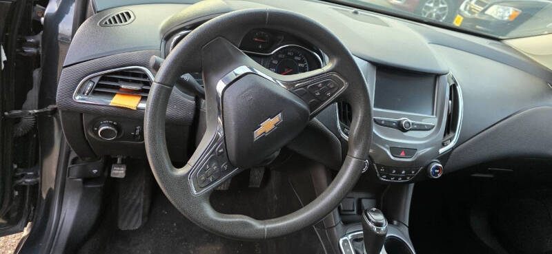 2017 Chevrolet Cruze LT Auto