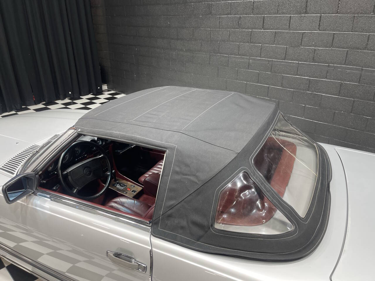 1988 Mercedes-Benz 560-Class 88