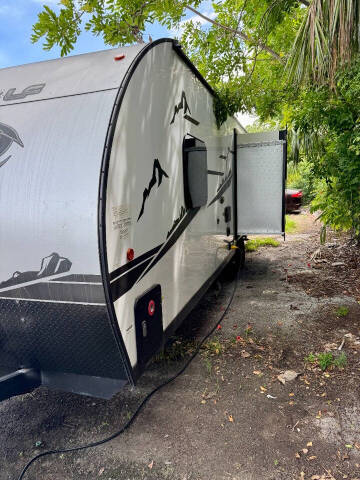 2022 Forest River GREY WOLF