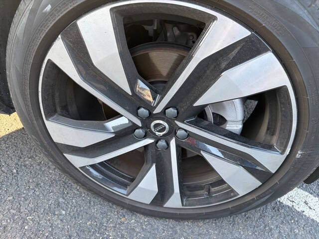 2023 Volvo XC40 B5 Ultimate Bright Theme