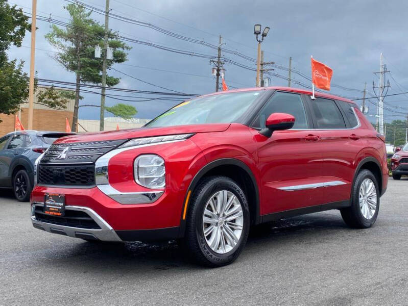 2022 Mitsubishi Outlander ES