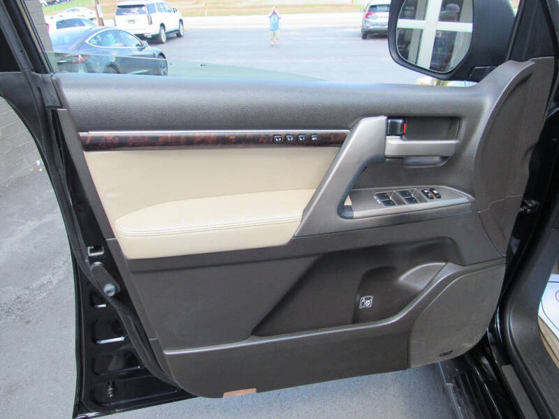 2011 Toyota Land Cruiser