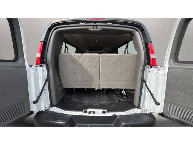 2022 Chevrolet Express LS 3500