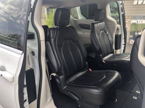 2023 Chrysler Pacifica Touring L