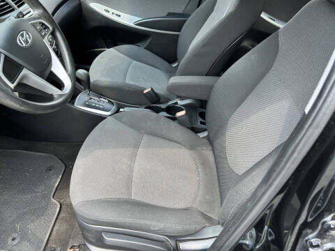 2013 Hyundai Accent GS