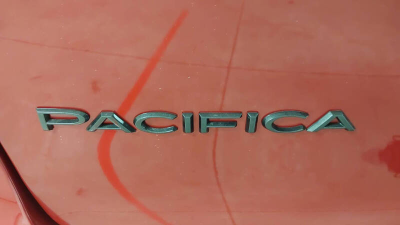 2026 Chrysler Pacifica Select