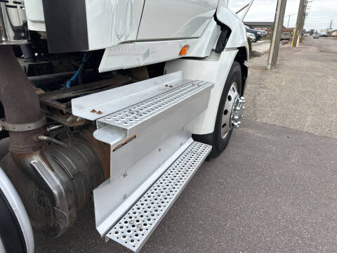 2021 International RH613