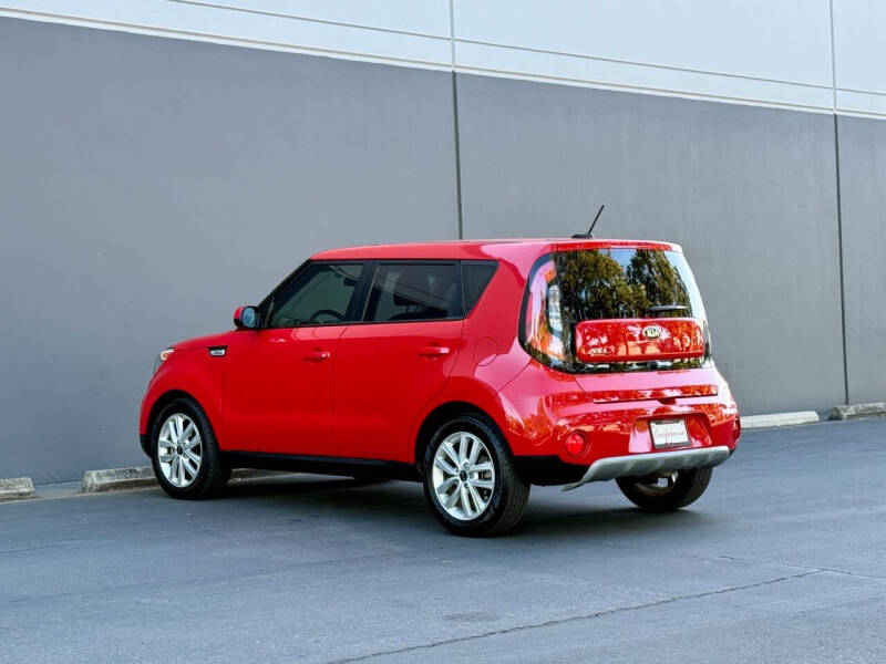 2019 Kia Soul +
