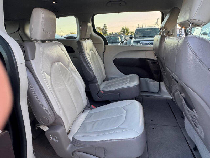 2018 Chrysler Pacifica Touring L