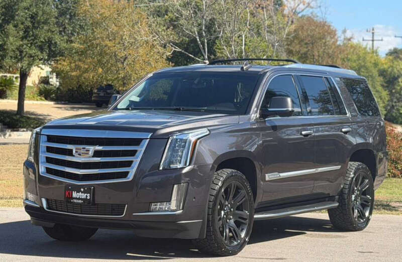 2018 Cadillac Escalade Luxury's photo