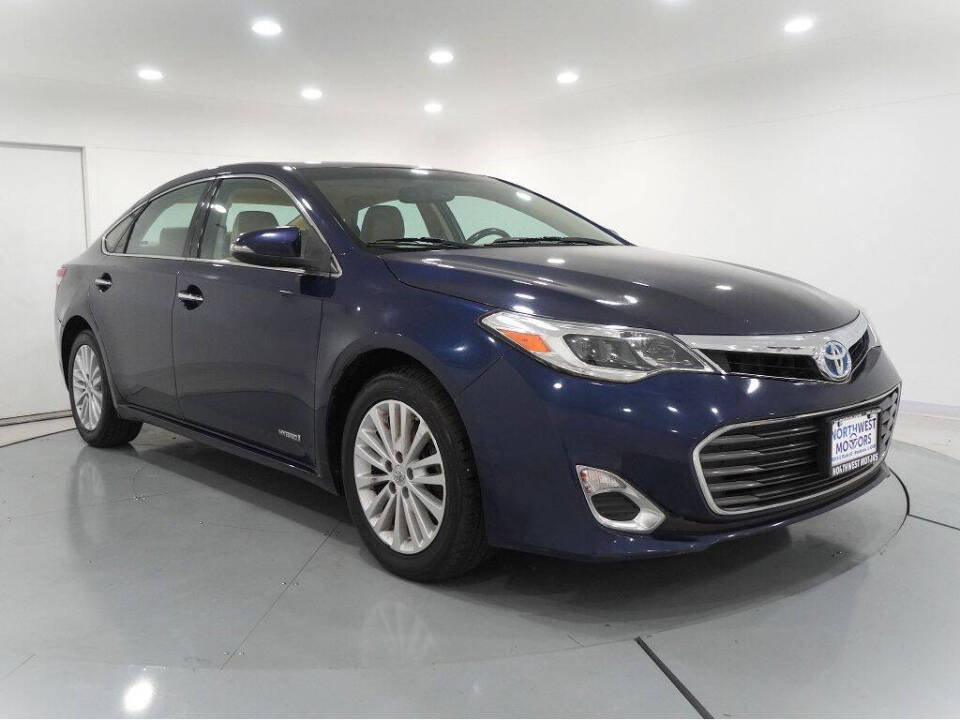 2013 Toyota Avalon XLE Premium Hybrid's photo