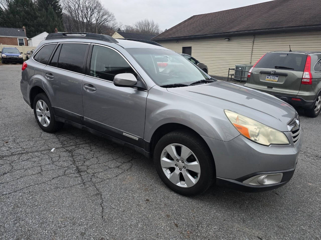 2010 Subaru Outback for sale at QUEENSGATE AUTO SALES in York, PA