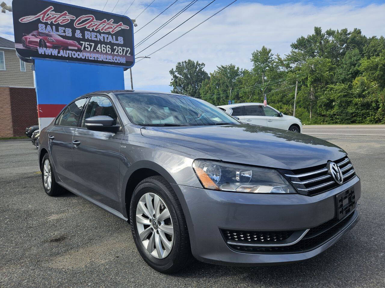 2015 Volkswagen Passat 1.8T Wolfsburg Edition 4dr Sedan 