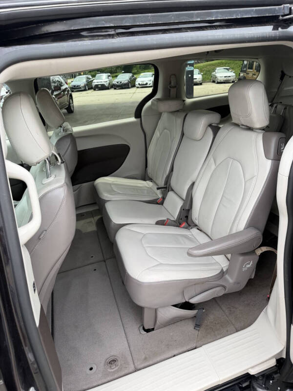 2017 Chrysler Pacifica Touring Plus