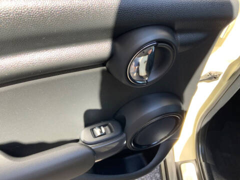 2017 MINI Hardtop 4 Door Cooper