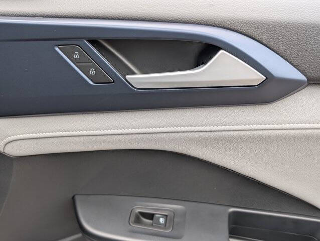 2024 Volkswagen Taos SE