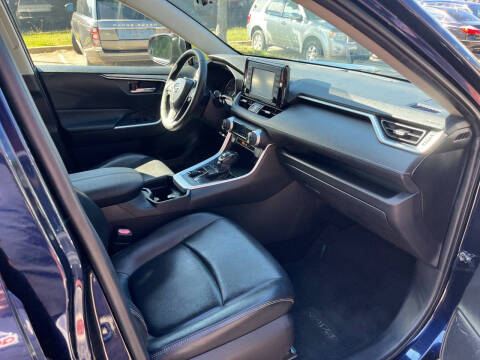 2019 Toyota RAV4 XLE Premium