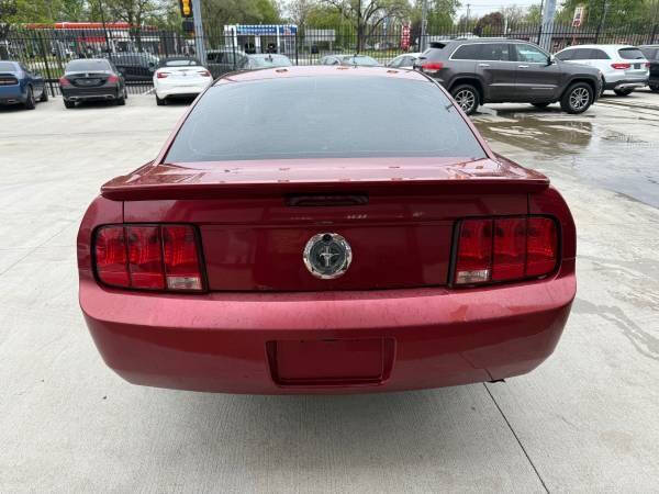 2007 Ford Mustang V6 Deluxe