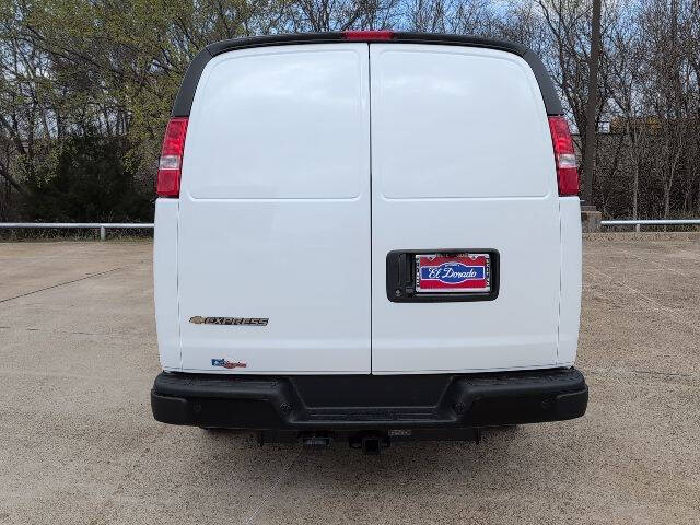 2026 Chevrolet Express 2500