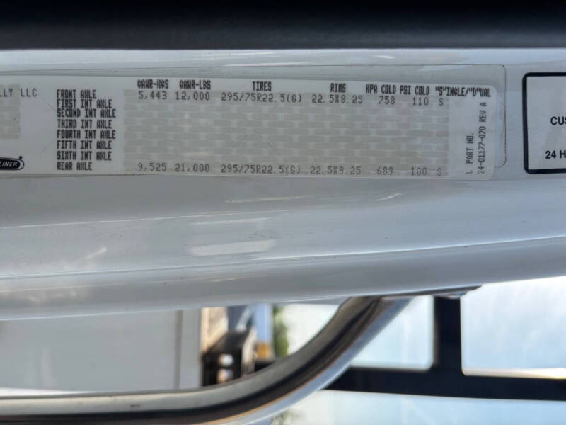 2009 Freightliner Business class M2