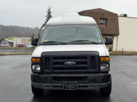 2010 Ford E-Series E-350 SD XLT