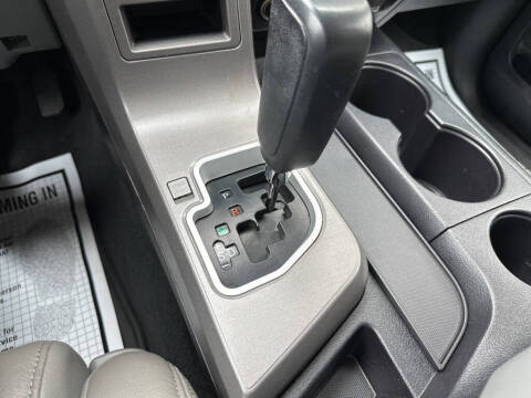 2016 Toyota Sequoia SR5