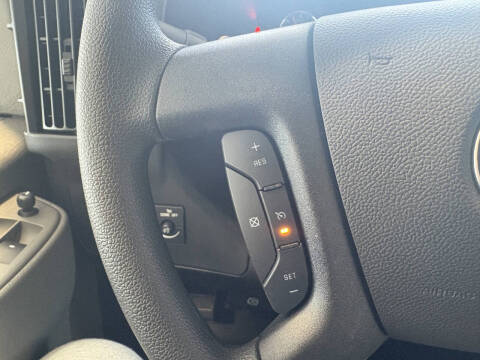 2025 Chevrolet Express 3500