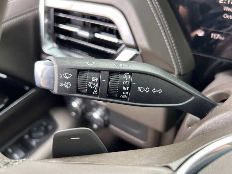 2025 GMC Yukon Elevation