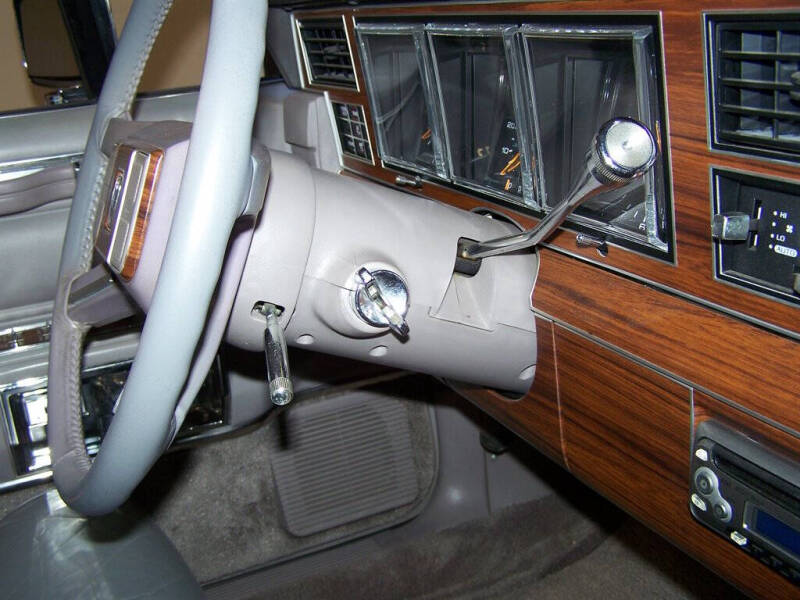 1988 Lincoln Town Car Signature