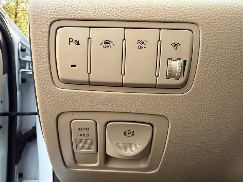 2012 Hyundai Genesis 4.6L V8