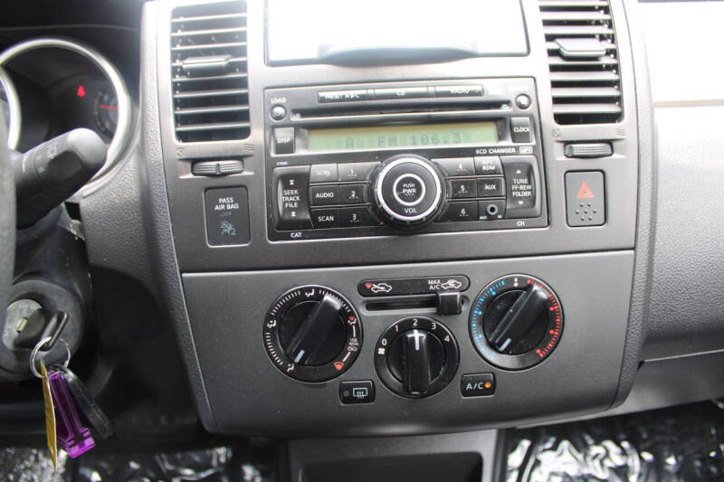 2009 Nissan Versa 1.8 S